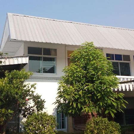 Zan Pla Nade Guesthouse Чианграй Экстерьер фото
